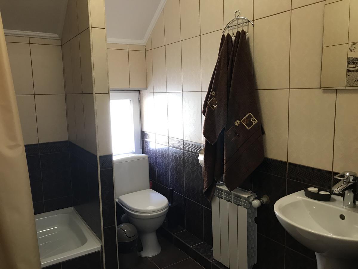 U Maksa Hotel Solochin Bagian luar foto