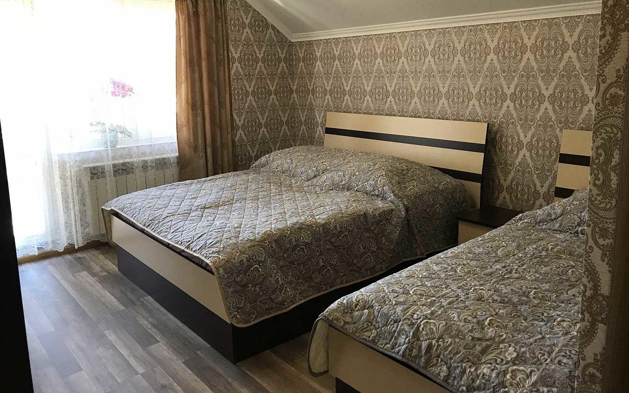 U Maksa Hotel Solochin Bagian luar foto