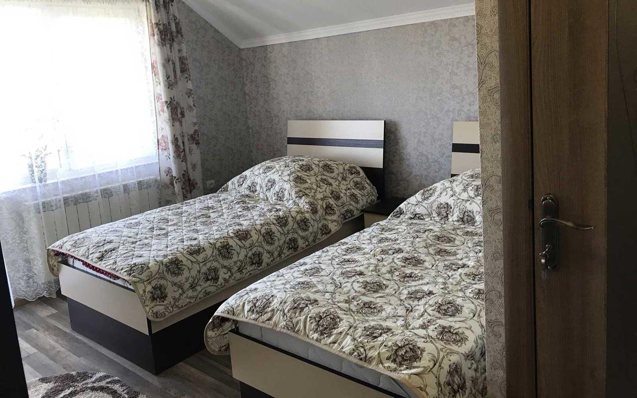 U Maksa Hotel Solochin Bagian luar foto