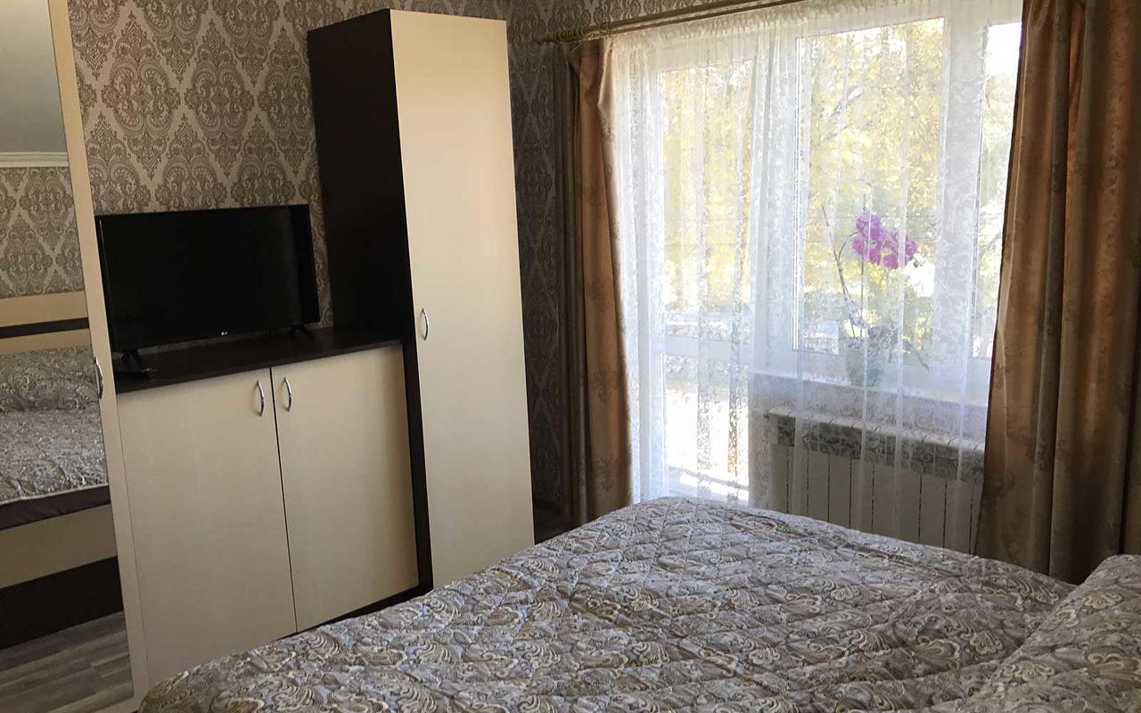 U Maksa Hotel Solochin Bagian luar foto