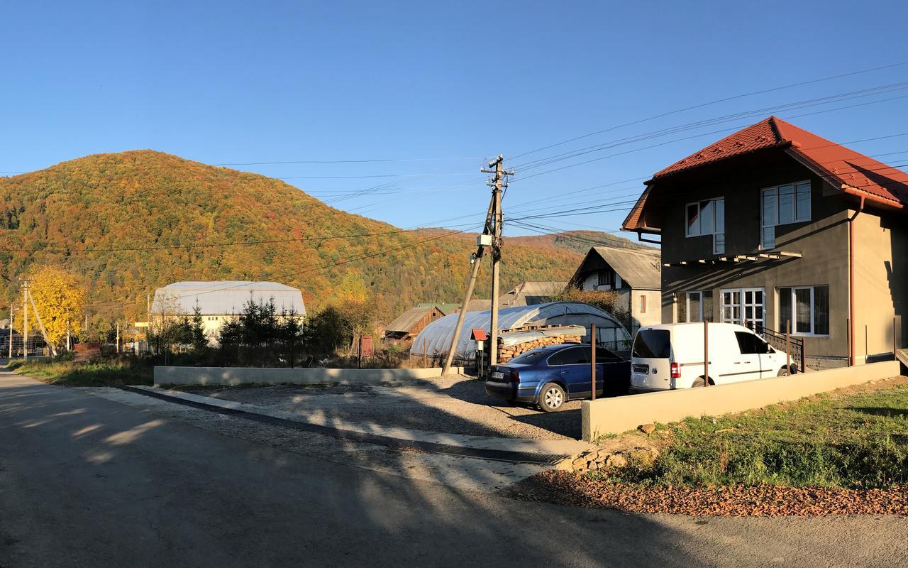 U Maksa Hotel Solochin Bagian luar foto