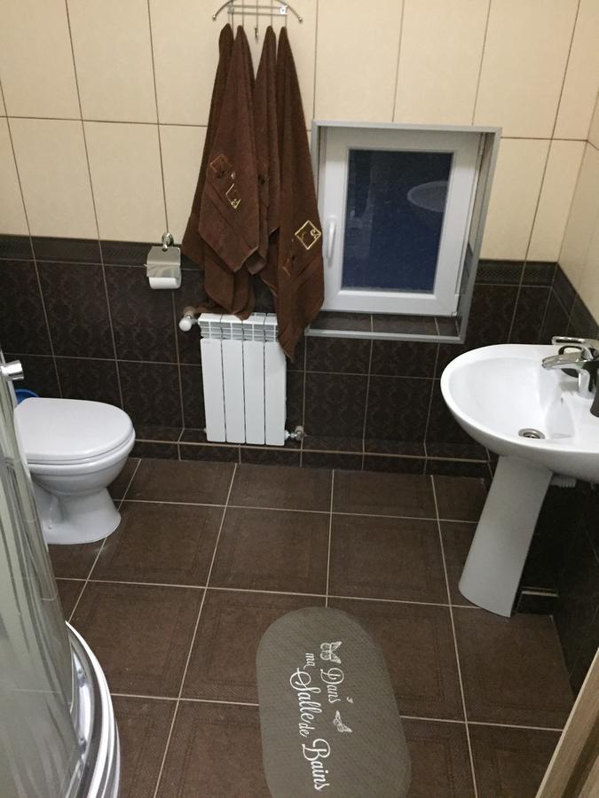 U Maksa Hotel Solochin Bagian luar foto