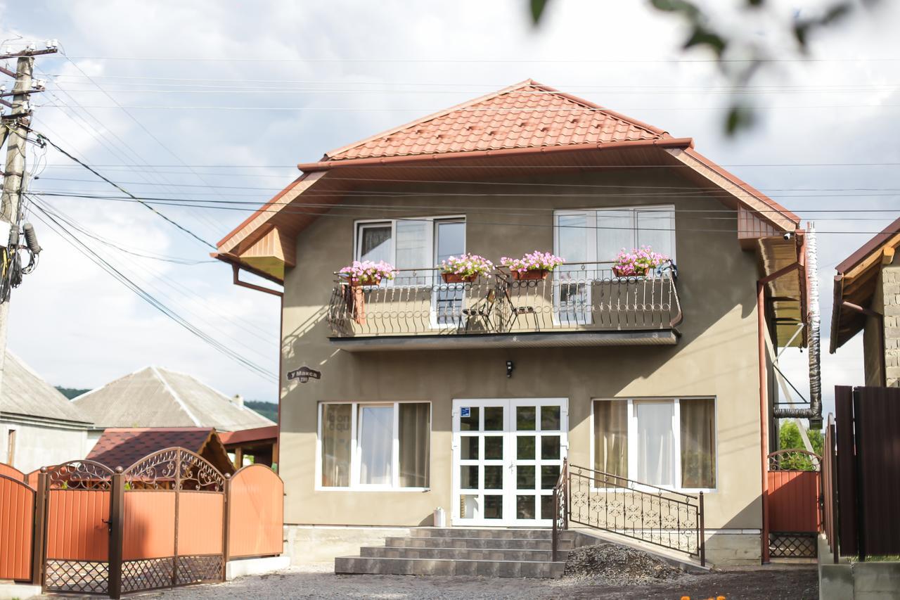 U Maksa Hotel Solochin Bagian luar foto