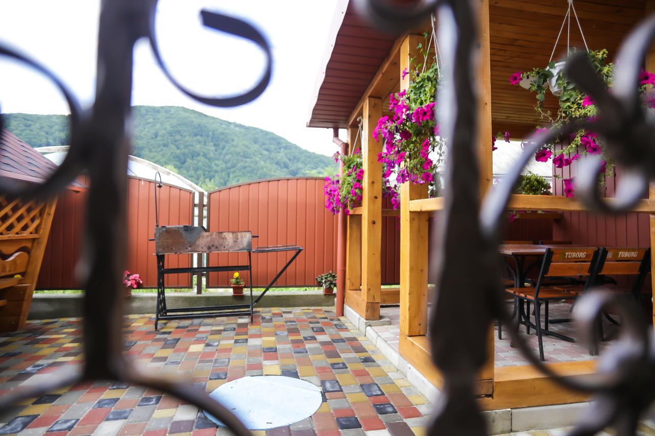 U Maksa Hotel Solochin Bagian luar foto