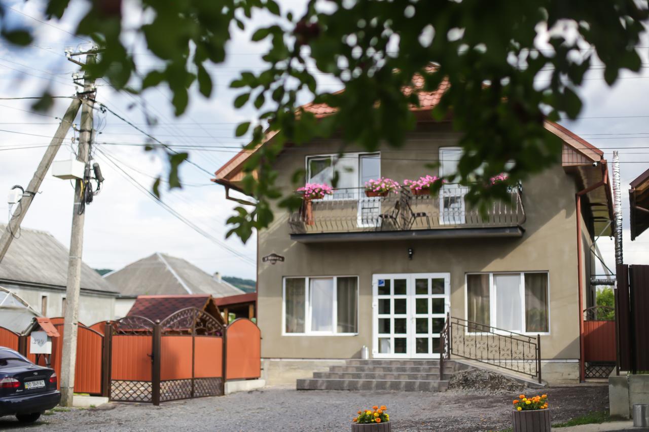 U Maksa Hotel Solochin Bagian luar foto